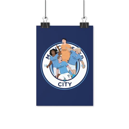 Manchester City poster met spelers Ederson, Ake, Haaland en De Bruyne (Blauwe achtergrond)